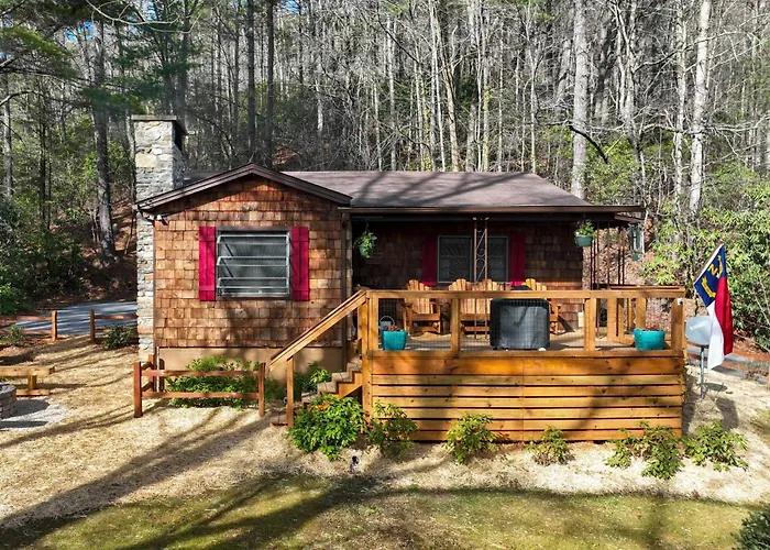 Fire Pit, Grill, & Views: Cashiers Getaway!