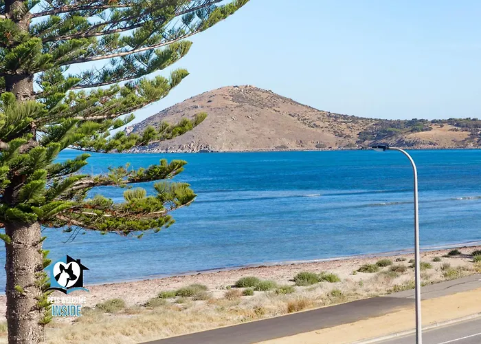 Three Level Esplanade Magic With Stunning Views