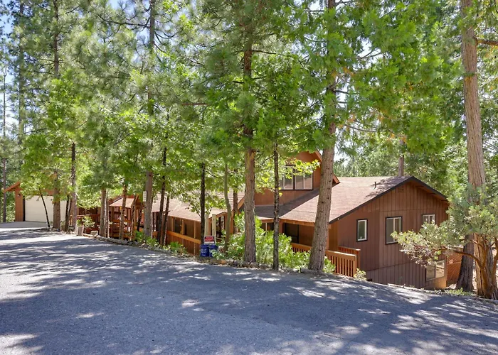Furnished Deck: High Sierra Cabin In Twain Harte!