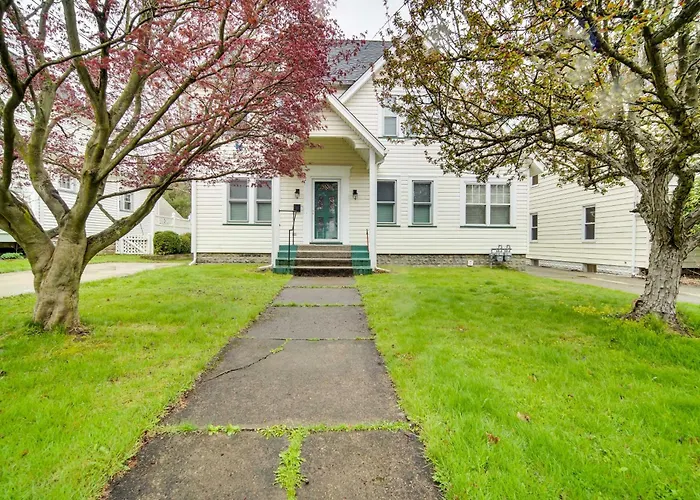 Meadville Apartment W/ Deck < 2 Mi To Allegheny!