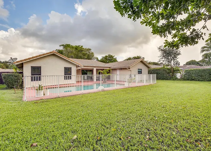 Near Golf & Beaches: Coral Springs Home W/ Yard!
