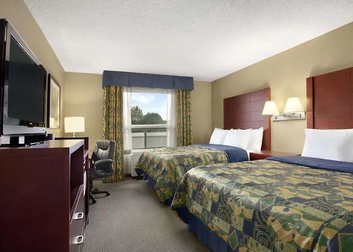 Travelodge By Wyndham Oshawa Whitby