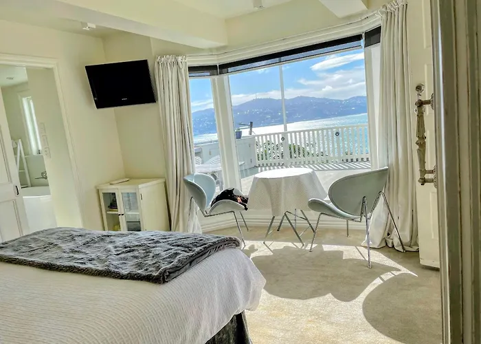 Incredible Views! Luxurious Studio & Outdoor Living