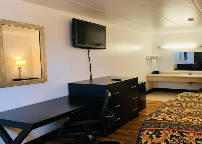 Economy Inn Of Holland