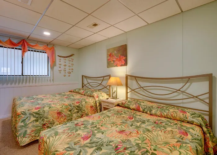Cozy Oceanfront Condo W/ Pool & Beach Access!