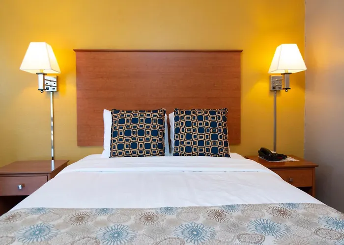 Nordic Inn And Suites