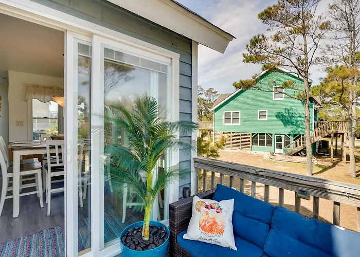 Nags Head Fall Escape Near Dunes & Fishing