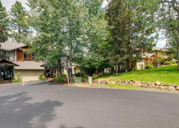 Resort-Style Klamath Falls Home, Golf Course View!