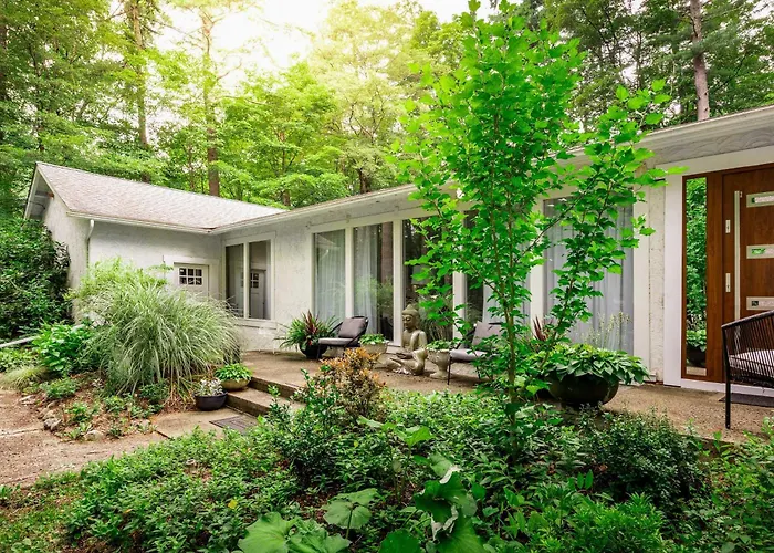 'Casa Real' ~ Expansive Woodstock House W/ Hot Tub