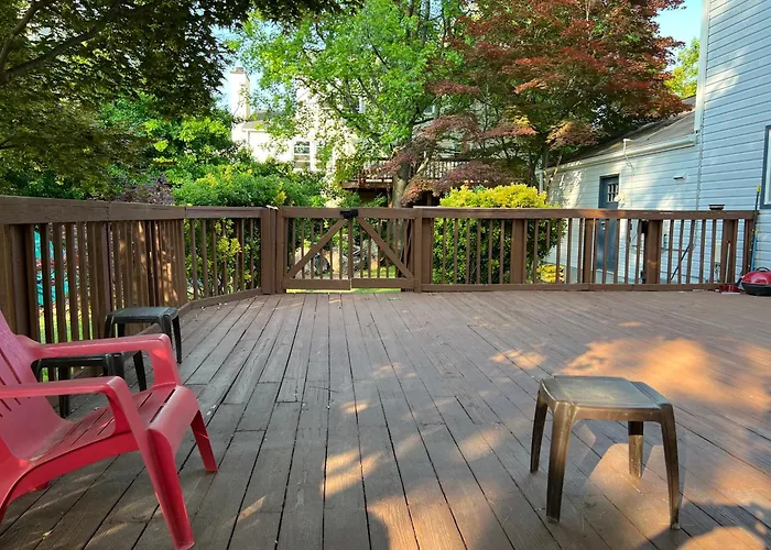 Upgraded, Beautiful 4 Bd Colonial In Silver Spring