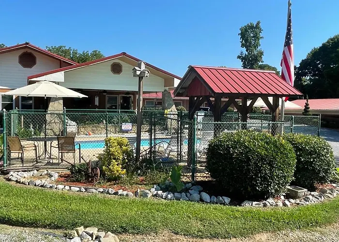 Bay Springs Country Inn & Marina