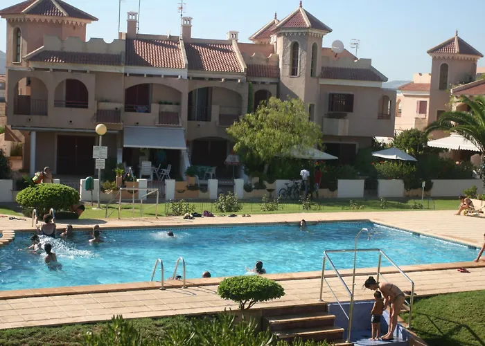 Precioso Duplex Con Piscina, En 1ª Linea De Playa