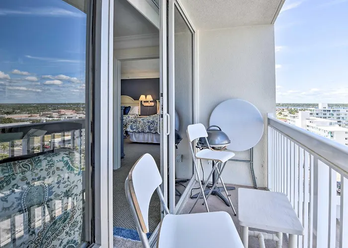 'Vacation Vibe' Condo: Eleventh-Floor Ocean Views