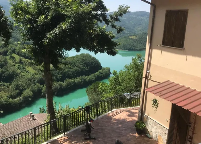 Ma. De House Lago Del Turano