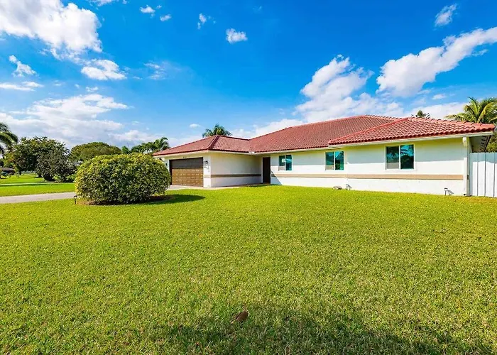 4/3.5 House With Pool- Boynton Beach, Fl.