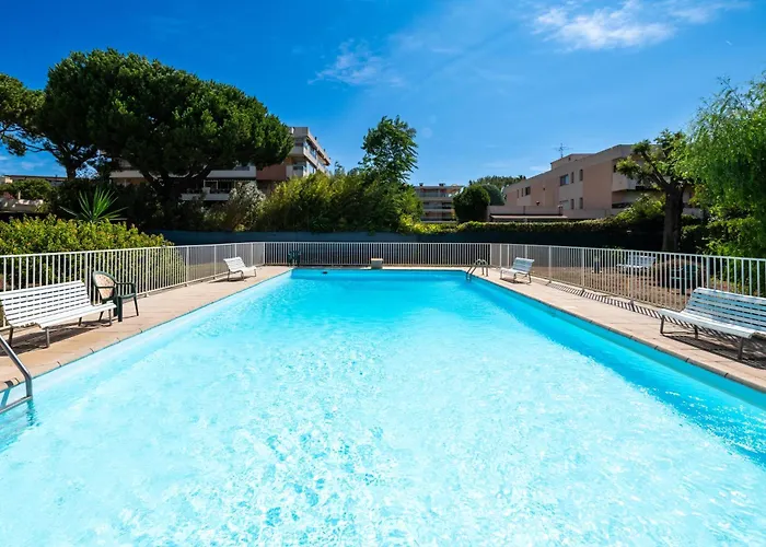 Residence Mediterranee - Beachfront - Sun And Seaview - Pool - Private Parking
