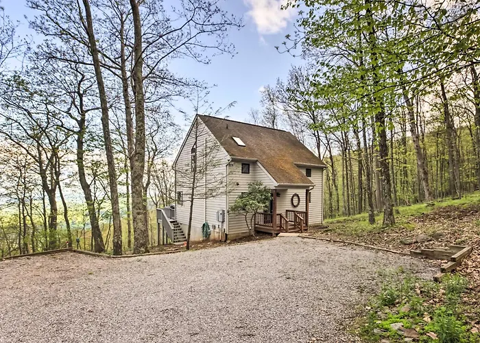 Serene Hideaway With Views, 1 Mi To Hike & Ski!