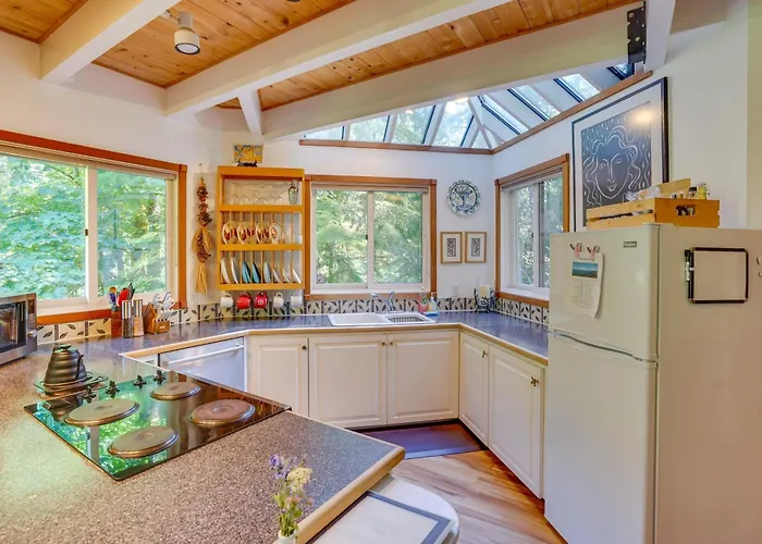 River Views, Private Hot Springs Tub, Forest, Deck