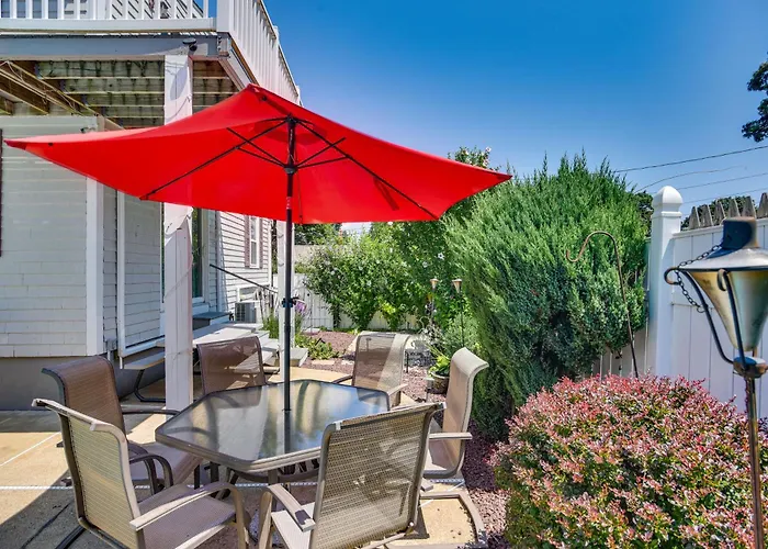 3 Mi To Dtwn & Beach! Bristol Home W/ Patio