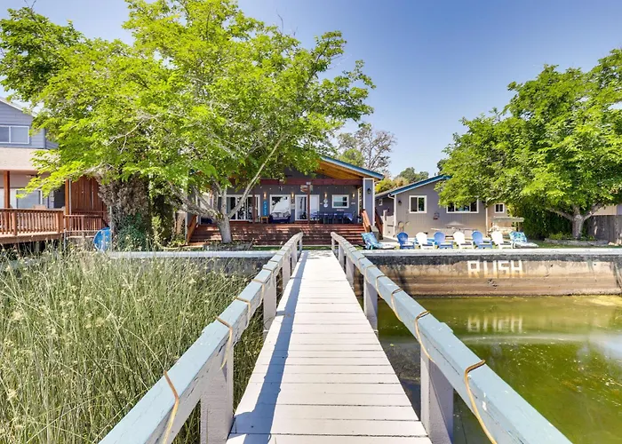 Spacious Lakeport House On Clear Lake W/ Dock