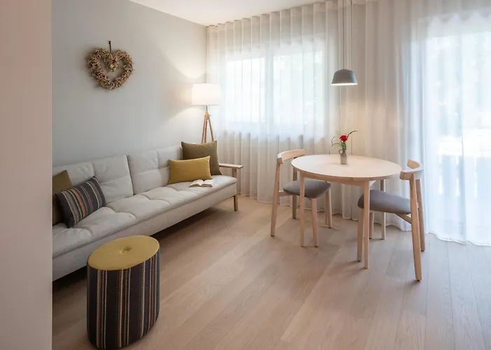 Dianthus Apartment