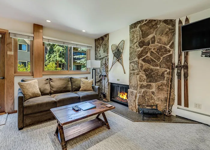 Laurelwood Condominiums 406