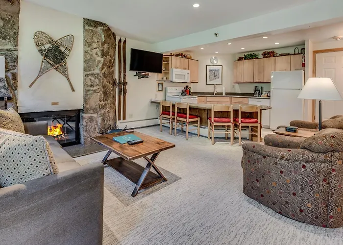 Laurelwood Condominiums 406