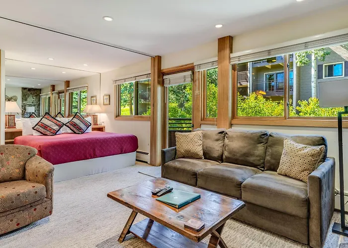 Laurelwood Condominiums 406