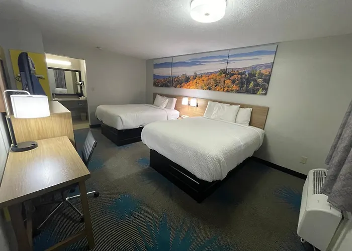 Days Inn By Wyndham Savannah