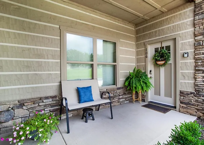 Elegant End Condo Fireplace Community Amenities