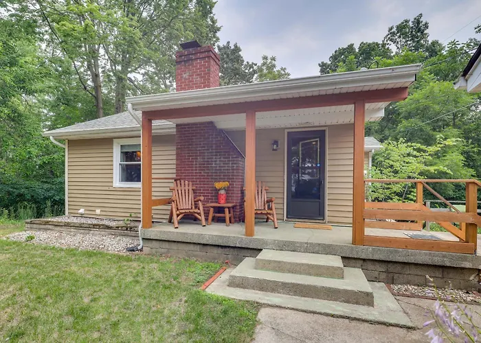Waterfront Monticello Home W/ Fire Pit & Deck!