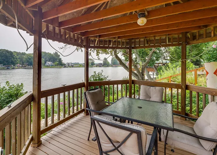 Waterfront Monticello Home W/ Fire Pit & Deck!