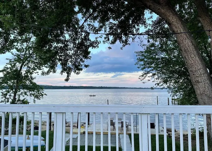 Waterfront Home With Private Beach, Stunning Views