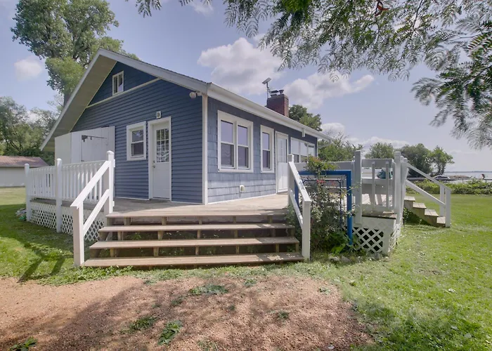Cozy Fremont Cottage On Lake Poygan + Fishing Dock