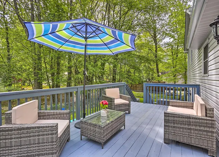 2 Game Rooms! Family Poconos Home 9 Mi To Slopes