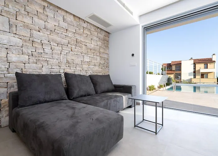 Luxury Semidetached Villa Smokva 1 - Near The Center And Sea - By Traveler Tourist Agency Krk