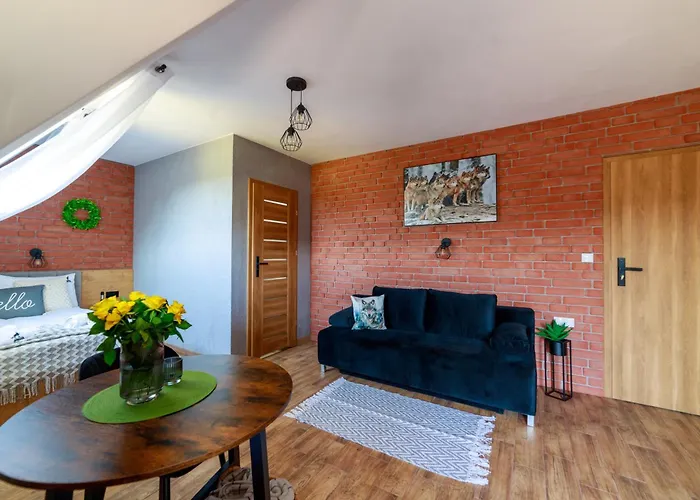 Wolfpack Guest House