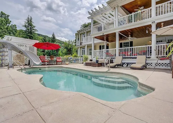 Jackson River Estate Main House Pool, Riverfront, Sleeps 15