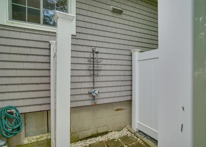 Ping-Pong Table, Beach Access: North Falmouth Home