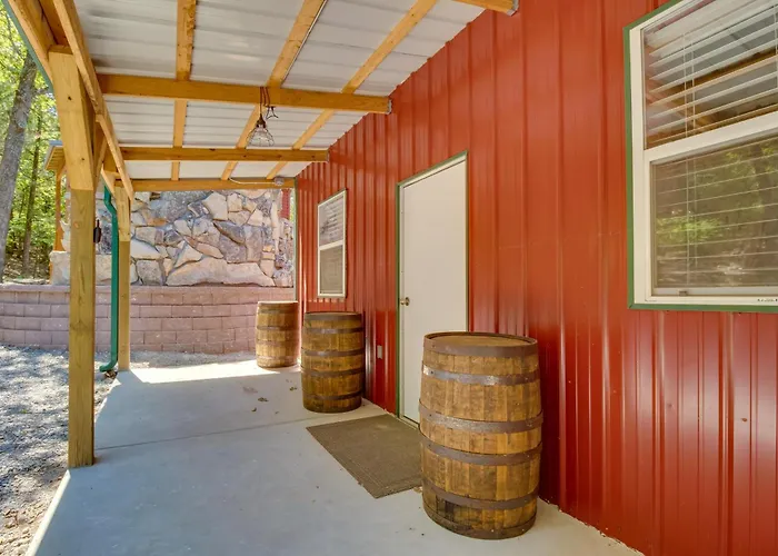 Lakefront Bull Shoals Cabin Rental: Pets Welcome!