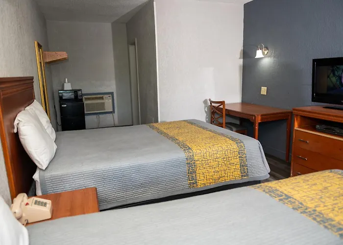 Riverside Inn And Suites