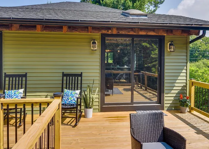 Fairhaven Harbor-Front Gem - Steps From The Water!