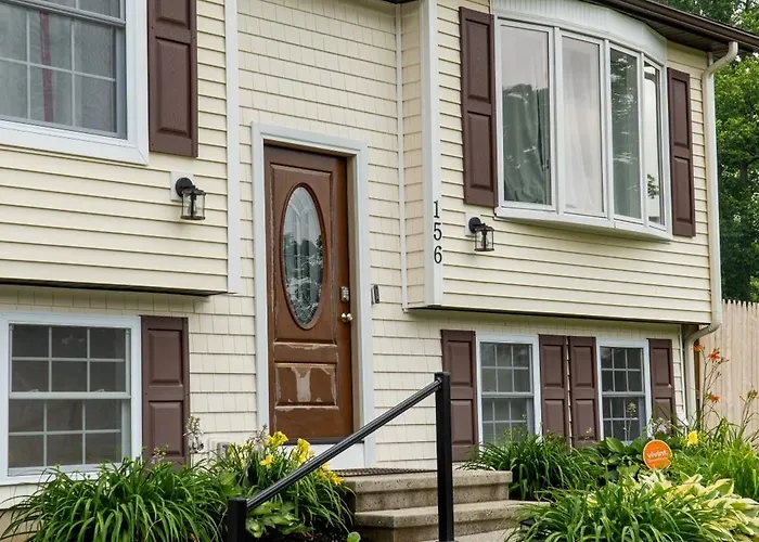 New! Updated Mystic Home W/ Sauna, Hot Tub & Deck