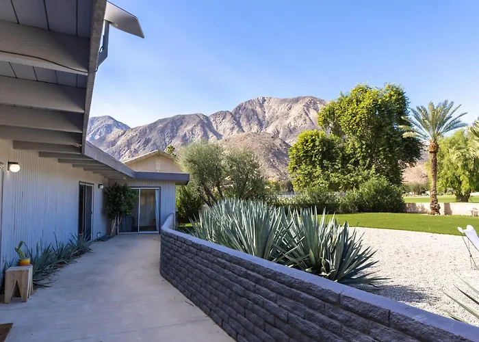 Pool & Mtn View! Designer Borrego Springs Hideaway