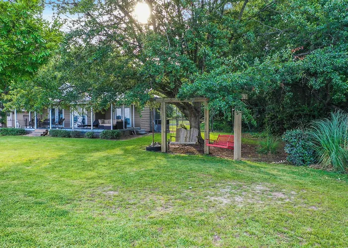 Dock & Fire Pit: Lakefront Bonneau Home!