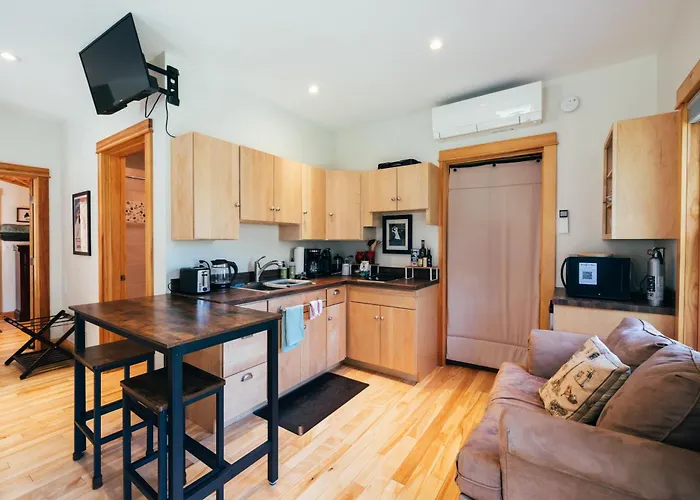 Waterfront 8 Acres Privacy And 5 Min To Ll Bean!
