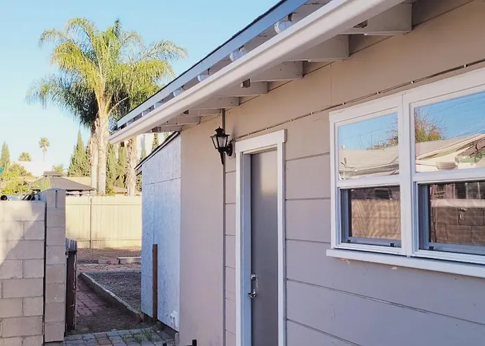 New ! Lovely Studio W/ Patio, Parking On Premises