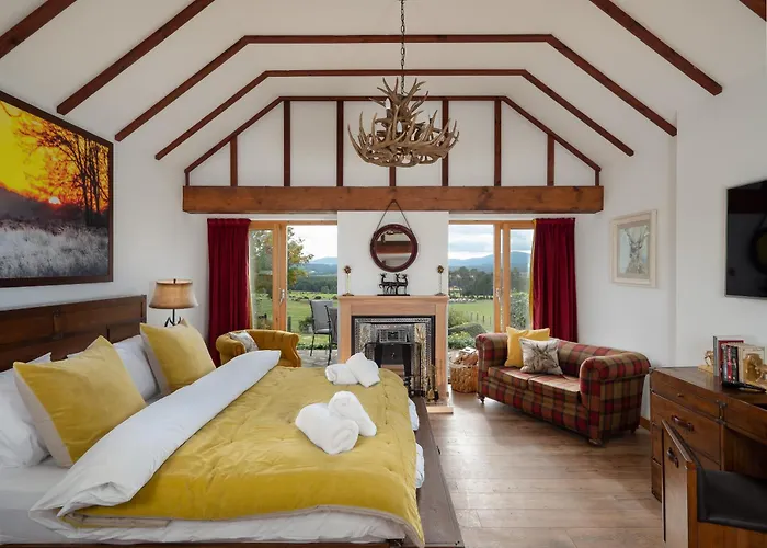 The Eagle'S Nest - Large House With Hot Tub And Sauna