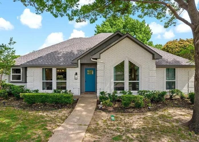 Remodeled 4 Bedroom Home Close To Downtown Frisco.