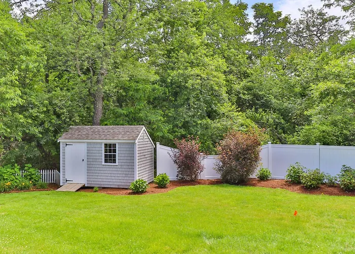 3 Bicycles Provided! Cape Cod Cottage W/ Deck
